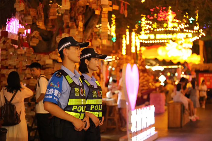 警“景”守护 三亚警方圆满完成国庆安保任务