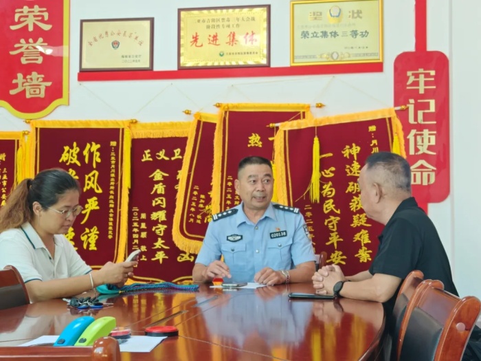国庆我在岗丨薪火相传担使命 忠诚守护映初心 三亚吉阳公安深情告白
