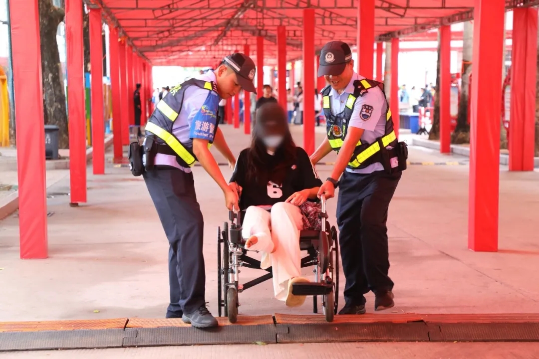 暖心“约定”，三亚天涯警方连续四天护航受伤高考考生从容赴考