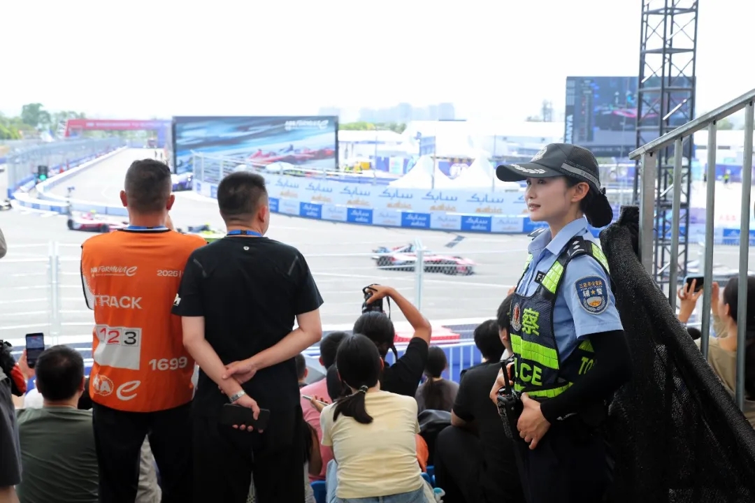 速度外的守护，激情与“警”色交织，三亚警方圆满完成FE电动方程式三亚站安保任务